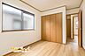室内：全ての居室に収納を備え、衣類や日用品などをそれぞれのお部屋にスッキリ整理できます。居室を広く使いやすいのも嬉しいポイントです。