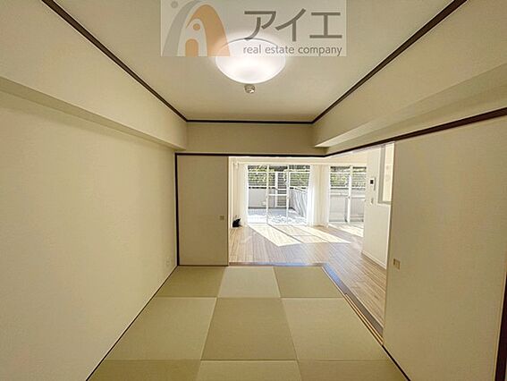 室内のなじみや...