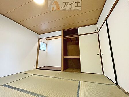 お子様の荷物も片付く、全居室収納スペース