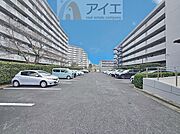駐車場があるため車通勤の方にも安心なマンションです（要空確認）