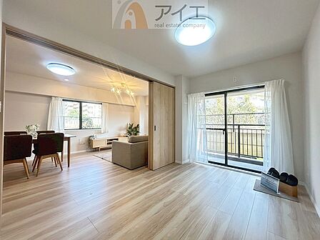 溢れる陽光でご家族の笑顔も輝く住まい
