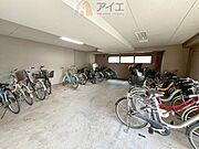 セキュリティ面にも配慮した駐輪場がございます