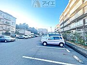 駐車場があるため車通勤の方にも安心なマンションです（要空確認）