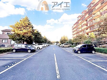 駐車場があるため車通勤の方にも安心なマンションです（要空確認）