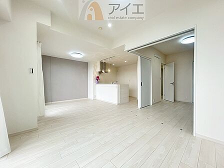 朝から日差しいっぱいの、明るい空間でのびのび過ごせます