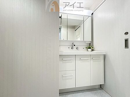 上質な洗面空間がゆとりの時間を演出