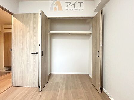 お子様の荷物も片付く、全居室収納スペース