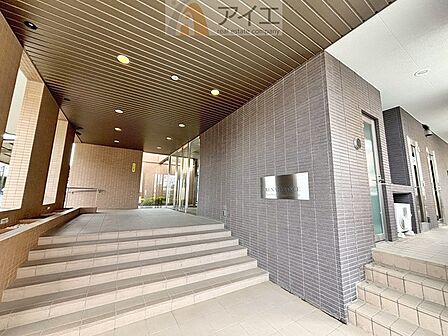 清掃や修理、不審者への声掛けも。管理員日勤は防犯にも有効