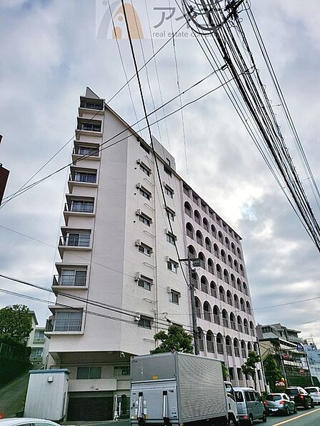 友人を呼びたくなるリノベーション済みのきれいな住まいです