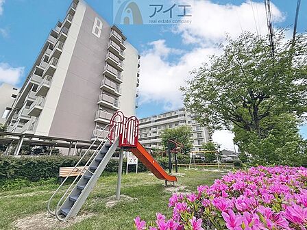 公園が近く、子育て家族に嬉しい緑豊かな環境です