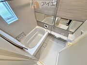 大人の半身浴や、小さなお子様との入浴にも便利な浴室