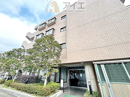 前面道路は歩道も整備され、小さなお子様にも安心