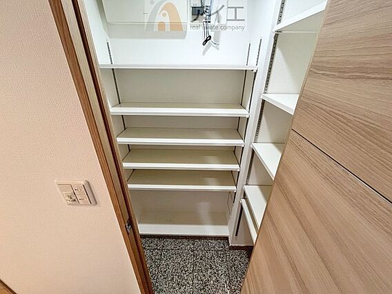 家族の履物が全...