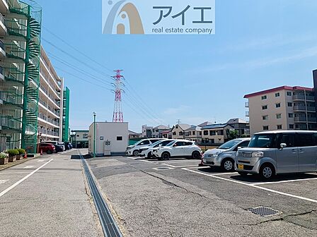 駐車場があるため車通勤の方にも安心なマンションです