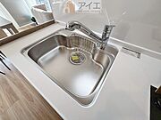 【施工例】水道一体型の浄水器。ボタン一つで切替可能水回りもすっきり