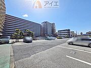 駐車場があるため車通勤の方にも安心なマンションです（要空確認）