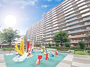 公園が近く、子育て家族に嬉しい緑豊かな環境です