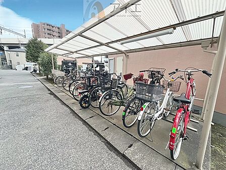 セキュリティ面にも配慮した駐輪場がございます