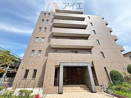 友人を呼びたくなるリノベーション済みのきれいな住まいです
