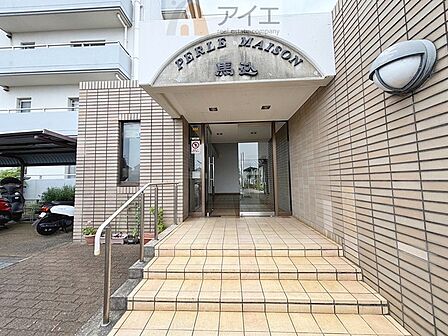 清掃や修理、不審者への声掛けも。管理員日勤は防犯にも有効