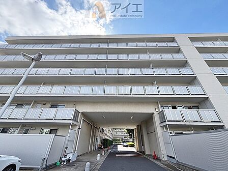 友人を呼びたくなるリノベーション済みのきれいな住まいです