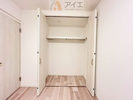 お子様の荷物も片付く、全居室収納スペース