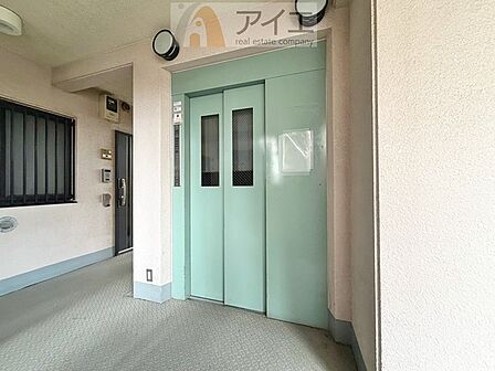 清掃も行き届いたエレベーターホール