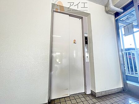 清掃も行き届いたエレベーターホール
