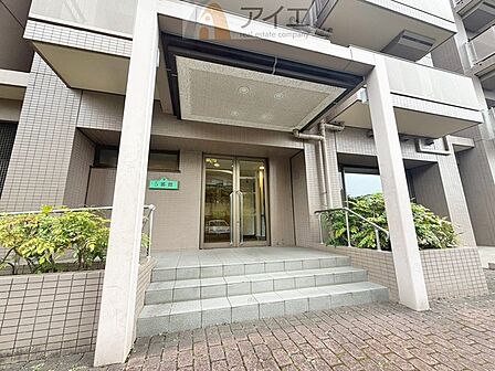 共用部の清掃・修理は管理員が実施