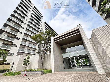 清掃や修理だけでなく、不審者への声掛けも。管理員の活動は防犯にも有効