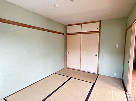 窓側から見た和室