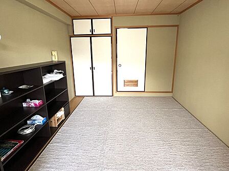 窓側から見た和室
