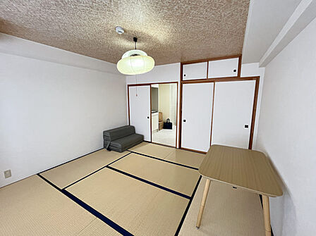 窓側から見た和室