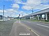 外観：前面道路含む現地写真