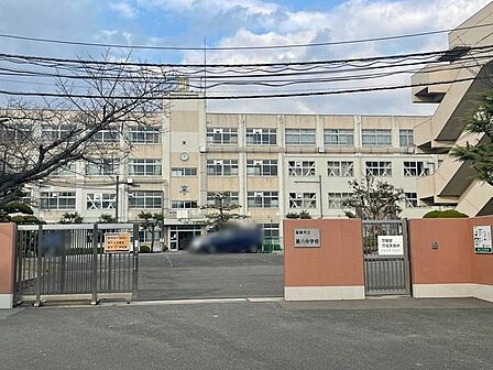 高槻市立第八中学校 320m