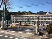 玉祖小学校 2730m