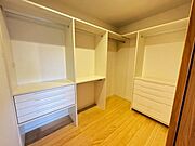 まるでセレクトショップ？お店のように綺麗にお洋服を並べられる大容量WIC！