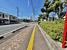 外観：前面道路含む現地写真