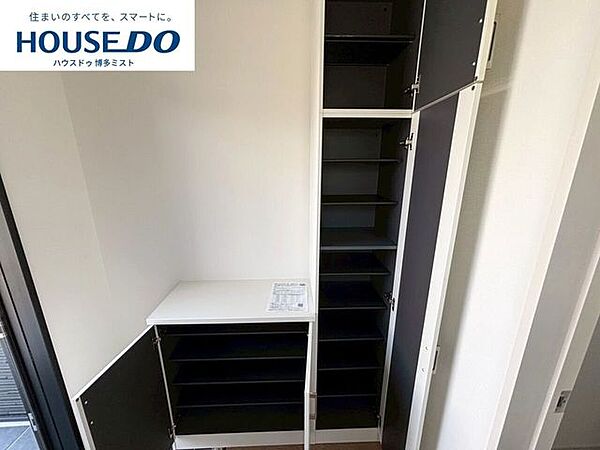 玄関を拡大表示
