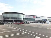 【イオンモール福岡】大型スーパーの他、アパレルや雑貨、ゲームセンターや映画館、レストランやカフェといったショップが200店舗以上揃った複合施設。休日の定番お出かけスポットです♪ 800m