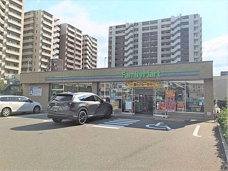 ファミリーマート 香椎照葉4丁目店 2400m