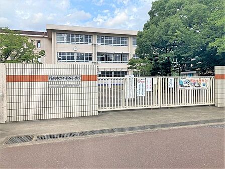 福岡市立　千早西小学校 700m