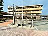 周辺：【須恵町役場】引っ越しの手続きや子育て支援など、行ってからでしか手続きできないことがあるのが役場。ちょっとしたことですが、近隣にあると安心ですね。 700m