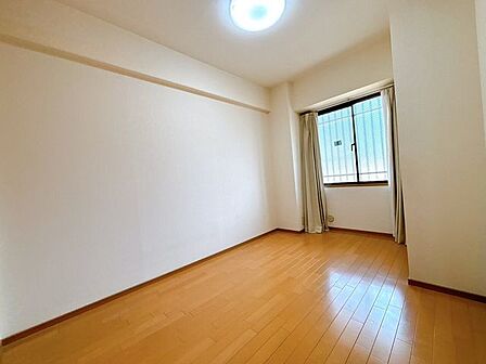 色合いに統一感のある、落ち着いた雰囲気のお部屋です。