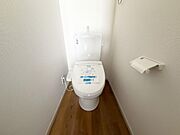☆ウレシイシャワートイレ☆1階・2階に完備！パパとのトイレ争いに終止符！！