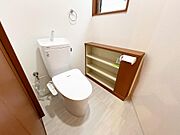 ☆ウレシイシャワートイレ☆1階・2階に完備！パパとのトイレ争いに終止符！！