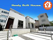 ☆現地外観写真☆Terrechez☆ZEH水準省エネ住宅☆「同志社前駅」徒歩７分☆「三山木駅」徒歩９分☆土地52坪☆車２台OK☆家事動線良好☆日当たり良好☆WIC・南面バルコニー☆前道6.3ｍ☆