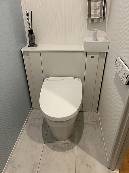 ☆トイレ☆シューズボックス大変キレイに使われております。是非一度見に来て下さい☆居住中の為、日程調整可能です。