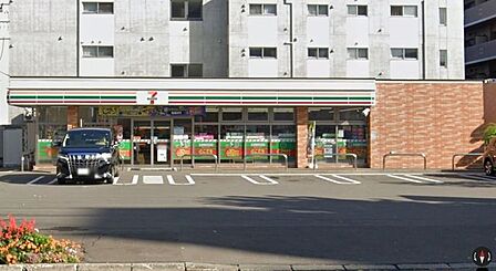 セブンイレブン札幌中央南11条店 290m