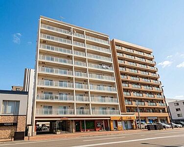 外観：全国約740店舗展開中のネットワークを活かし、【ハウスドゥ札幌栄町】が豊富な成約実績と情報力で住まい探しをサポート☆多くの方に選ばれている安心感で、理想の一邸へ導きます！お気軽にお問い合わせください♪